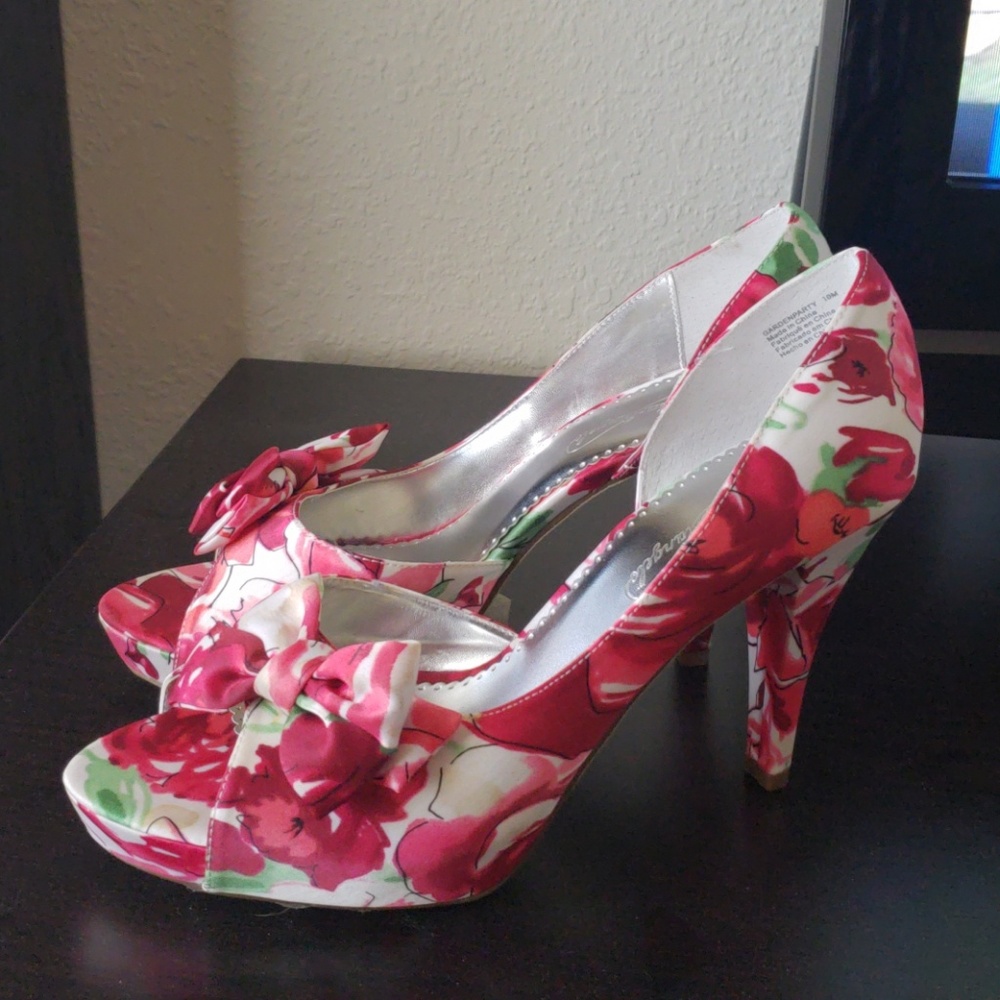 Michaelangelo high heels/ Garden Party pumps